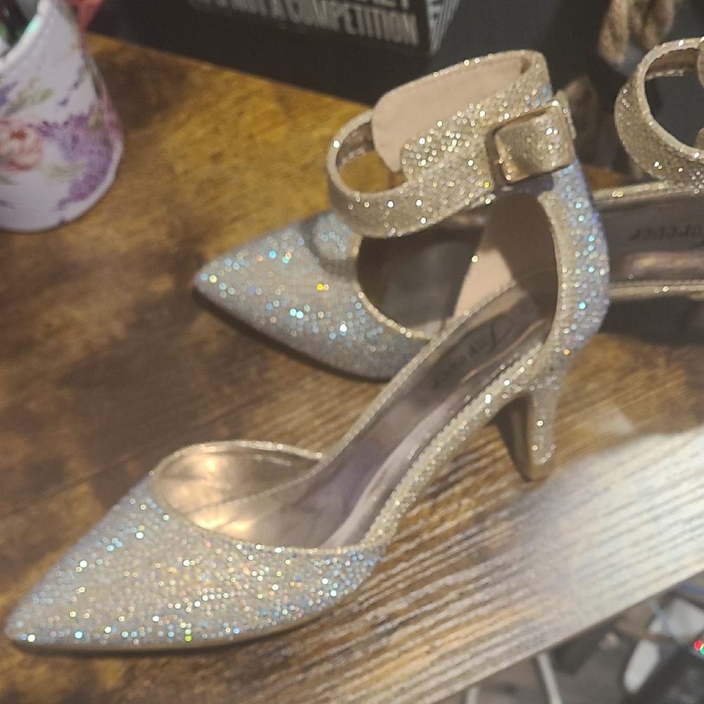 Forever Brand Glittery Gold Heels